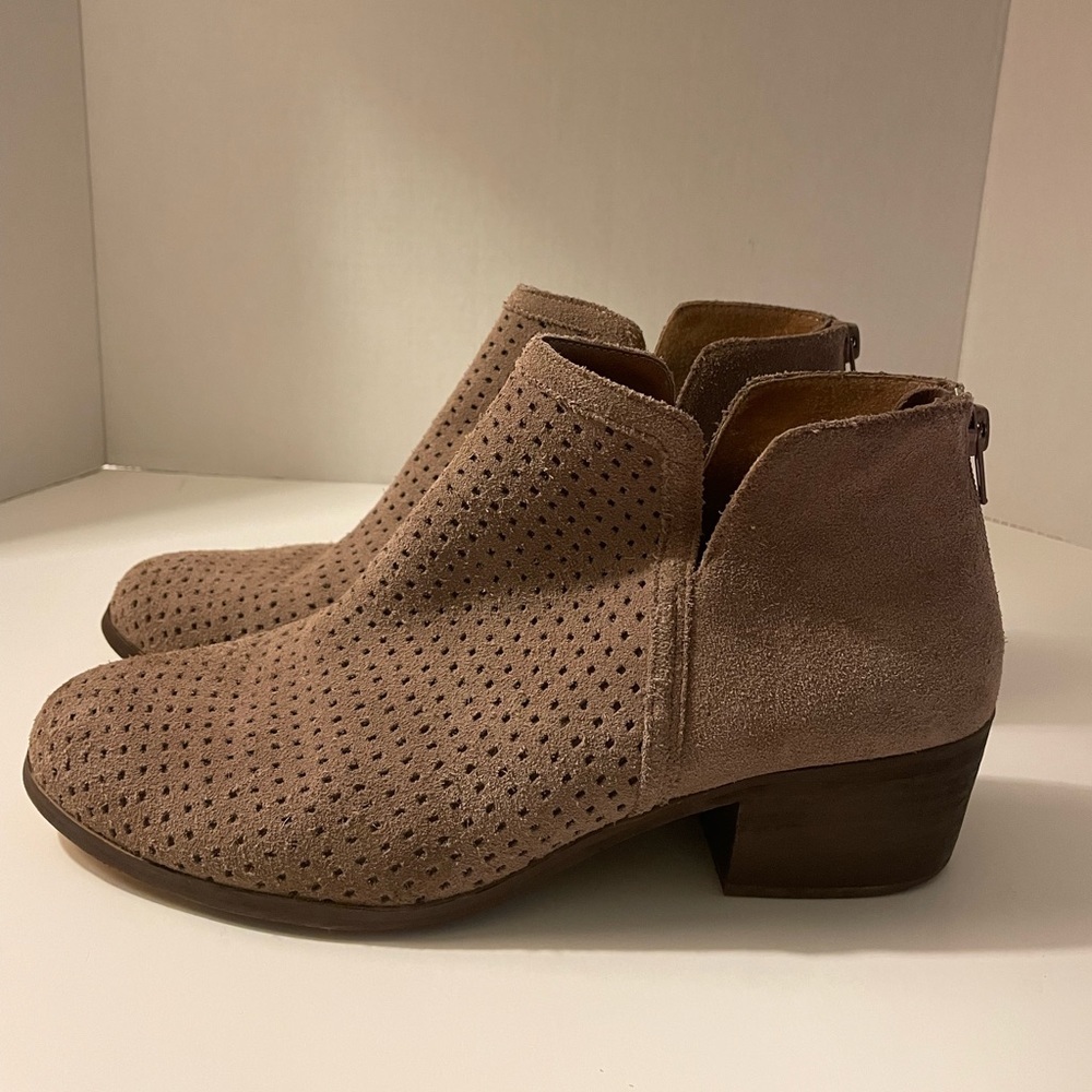 Susina Kyle Lea Mushroom Perforated Suede Leather Ankle Booties 9.5 M